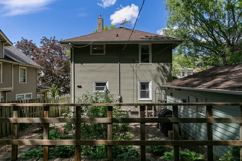 2826 8 1/2 Avenue Rock Island IL 61201