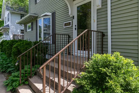 2826 8 1/2 Avenue Rock Island IL 61201