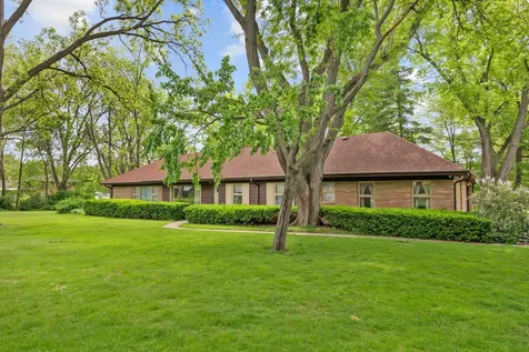16 Greenridge Road Elgin IL 60120