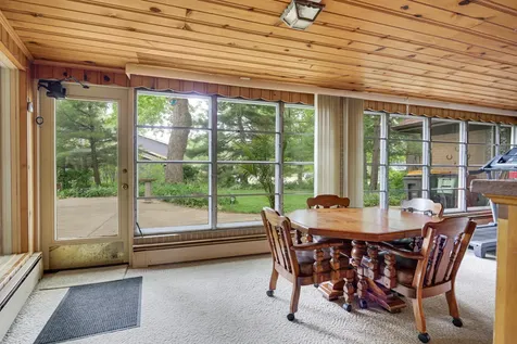 16 Greenridge Road Elgin IL 60120