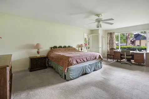 16 Greenridge Road Elgin IL 60120