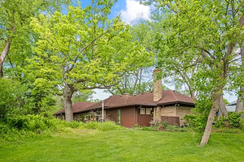 16 Greenridge Road Elgin IL 60120