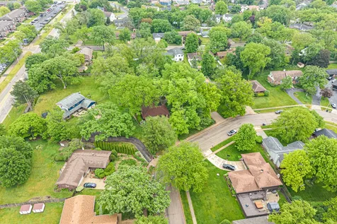 16 Greenridge Road Elgin IL 60120