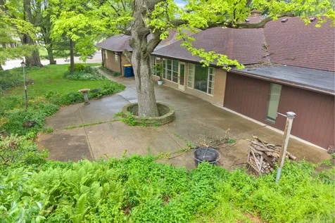 16 Greenridge Road Elgin IL 60120