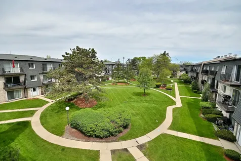 9442 Bay Colony Drive Des Plaines IL 60016