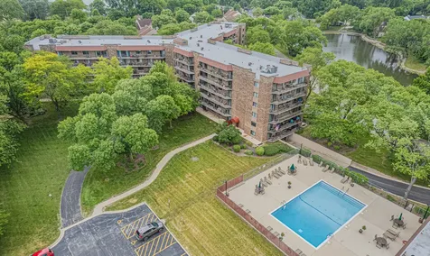 35 South Baybrook Drive Palatine IL 60074