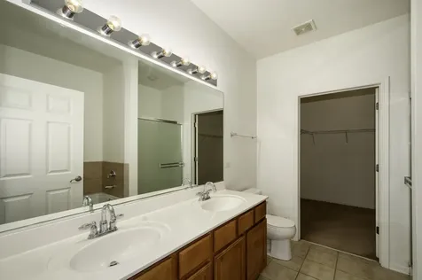 2216 Woodview Avenue Joliet IL 60431