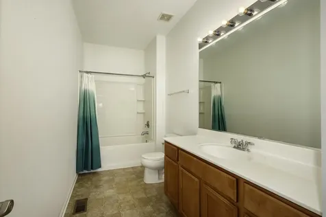 2216 Woodview Avenue Joliet IL 60431