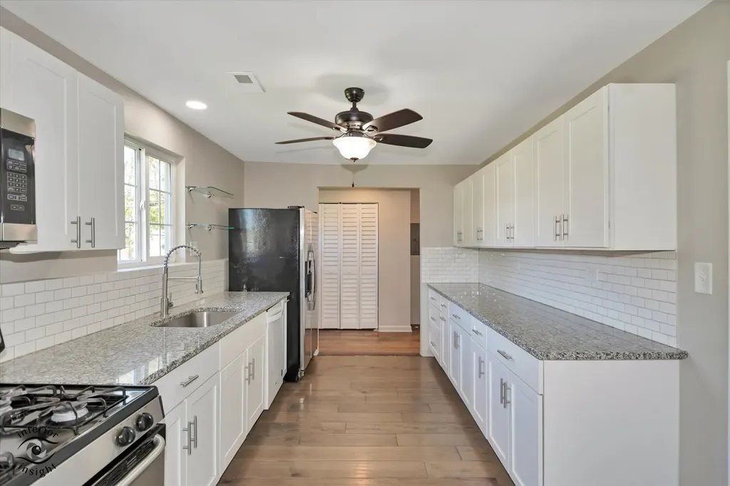 201 1/2 Reverend Walton Drive Lockport IL 60441