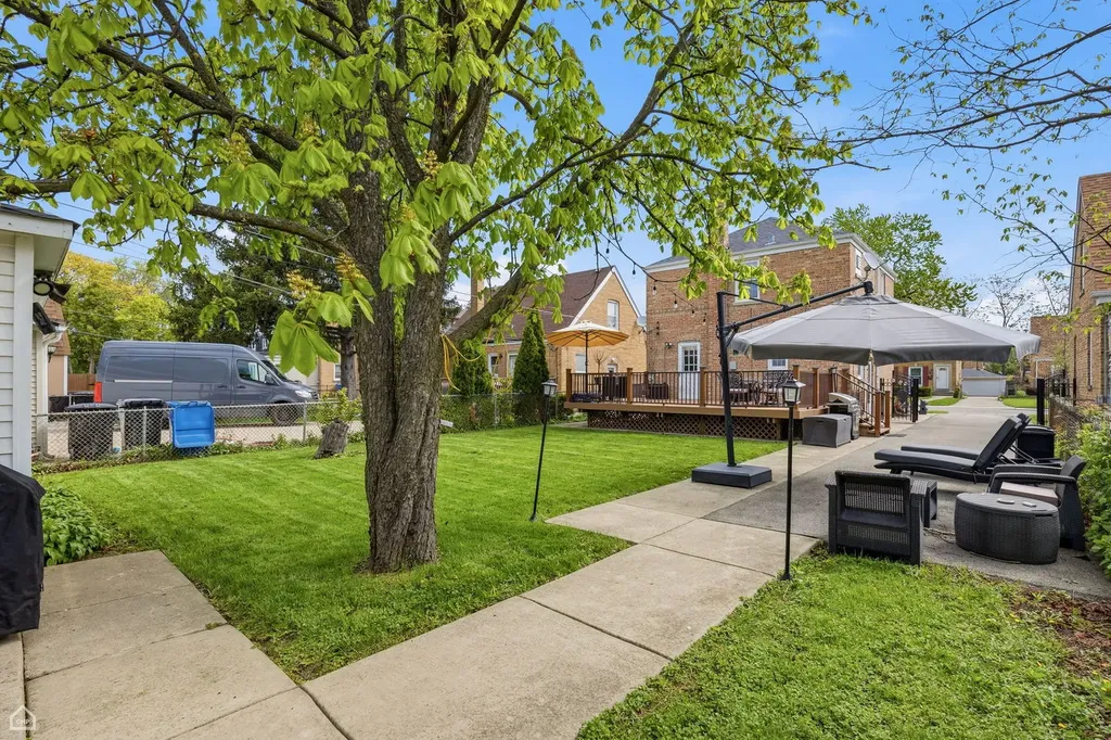 4834 North Mulligan Avenue Chicago IL 60630