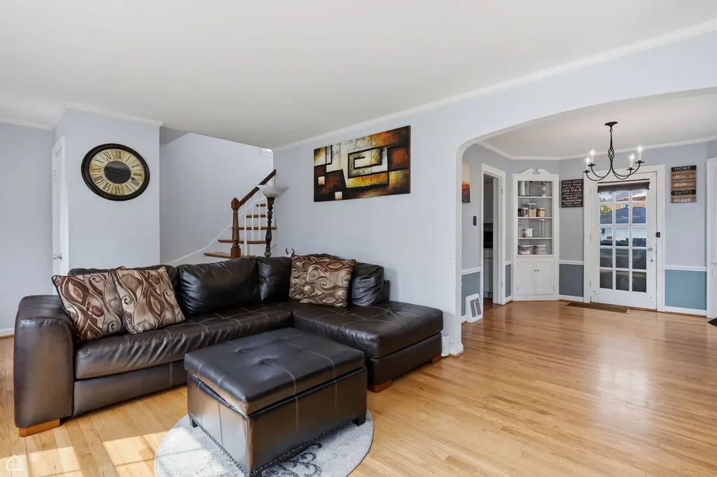 4834 North Mulligan Avenue Chicago IL 60630