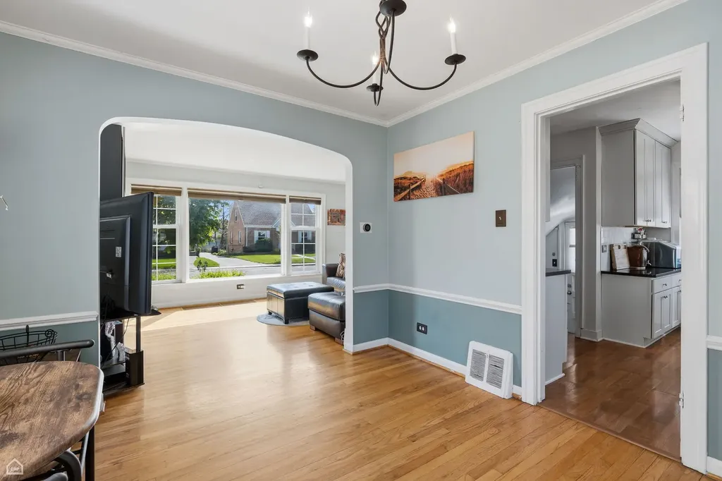 4834 North Mulligan Avenue Chicago IL 60630
