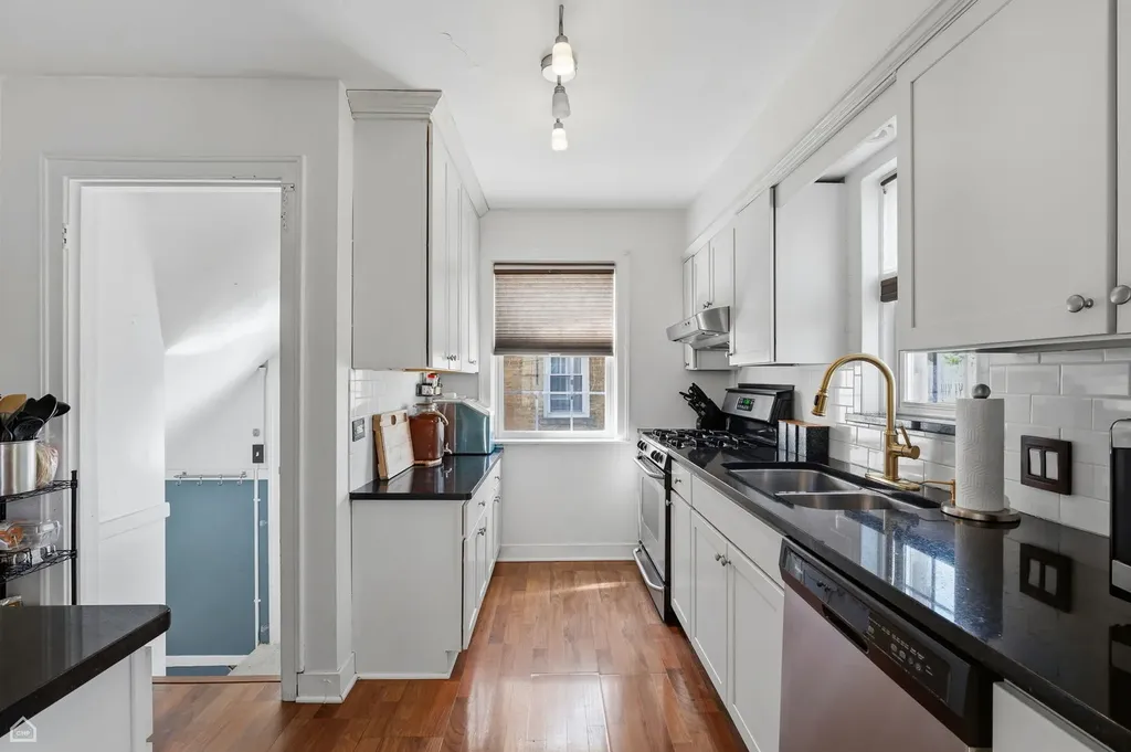 4834 North Mulligan Avenue Chicago IL 60630