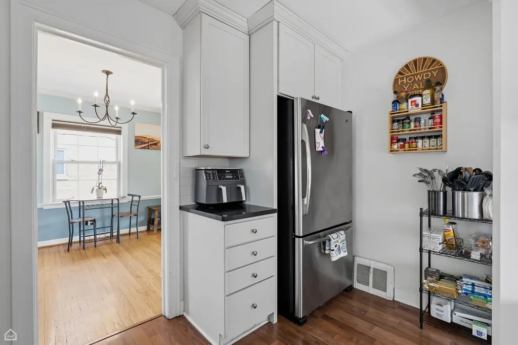 4834 North Mulligan Avenue Chicago IL 60630