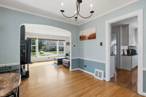 4834 North Mulligan Avenue Chicago IL 60630