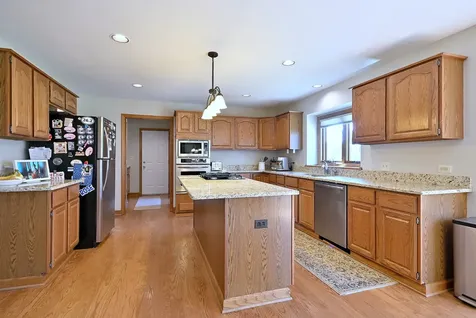 5681 River Park Drive Libertyville IL 60048