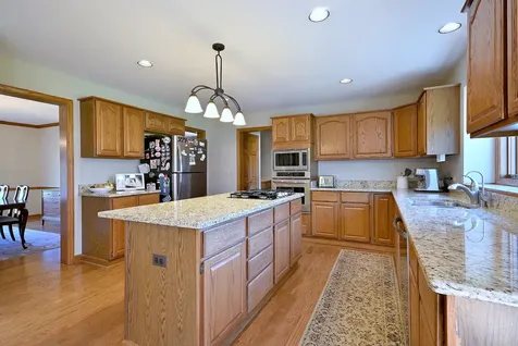 5681 River Park Drive Libertyville IL 60048