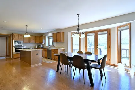 5681 River Park Drive Libertyville IL 60048