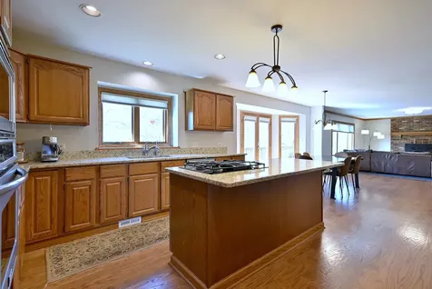 5681 River Park Drive Libertyville IL 60048