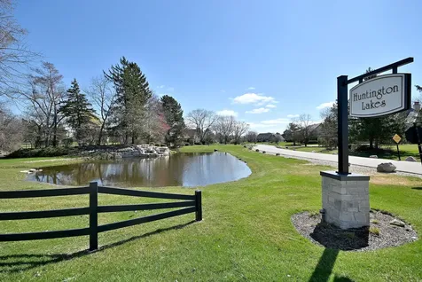5681 River Park Drive Libertyville IL 60048