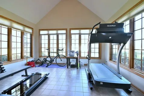 5681 River Park Drive Libertyville IL 60048