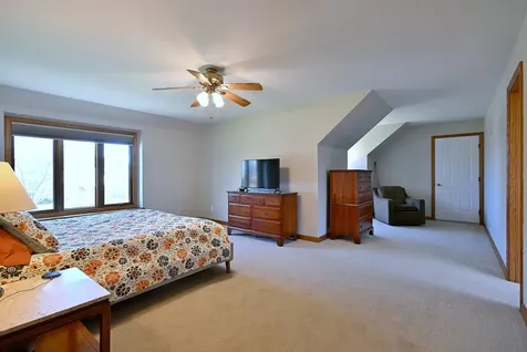 5681 River Park Drive Libertyville IL 60048