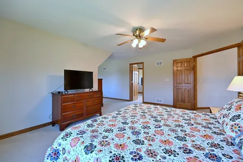 5681 River Park Drive Libertyville IL 60048