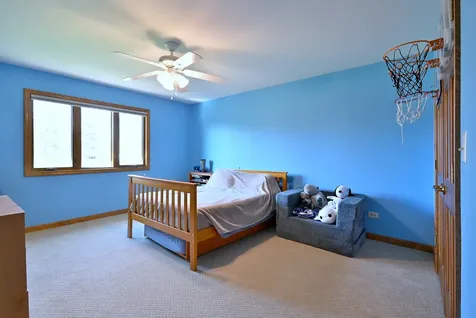 5681 River Park Drive Libertyville IL 60048