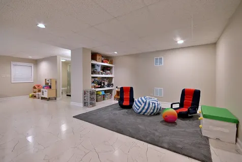 5681 River Park Drive Libertyville IL 60048