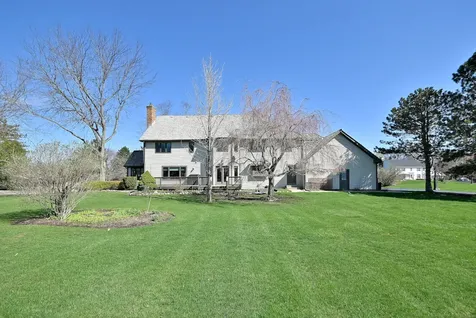 5681 River Park Drive Libertyville IL 60048