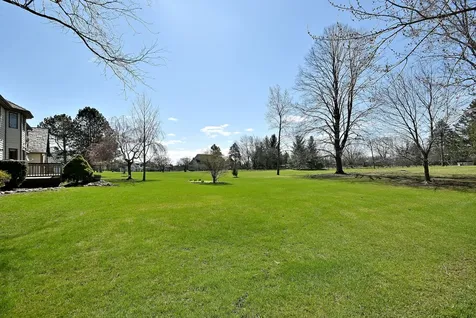 5681 River Park Drive Libertyville IL 60048