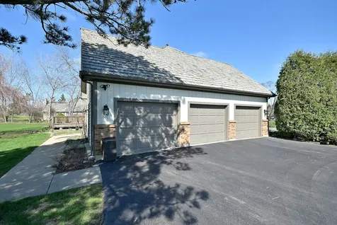 5681 River Park Drive Libertyville IL 60048