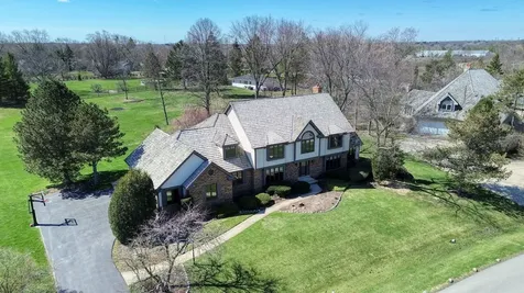 5681 River Park Drive Libertyville IL 60048