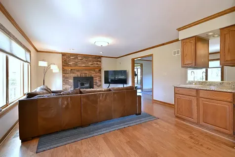5681 River Park Drive Libertyville IL 60048