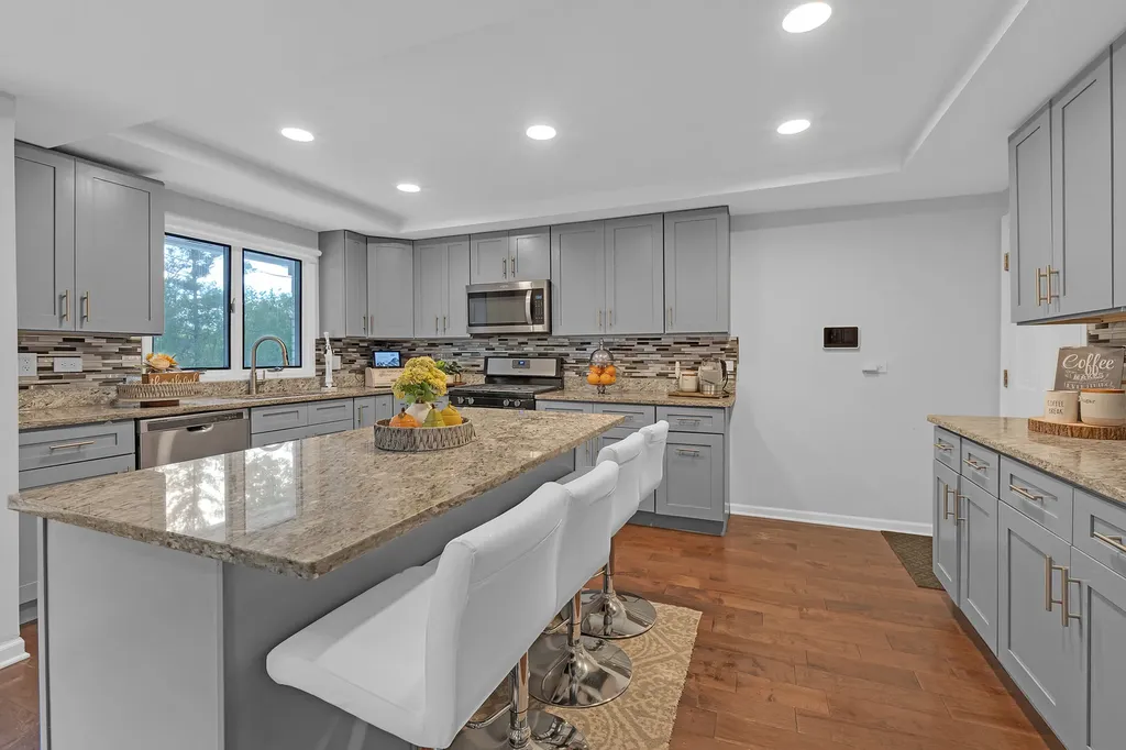 15 Devonshire Drive Oak Brook IL 60523