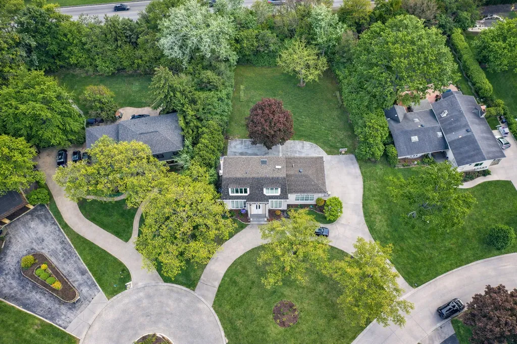 15 Devonshire Drive Oak Brook IL 60523