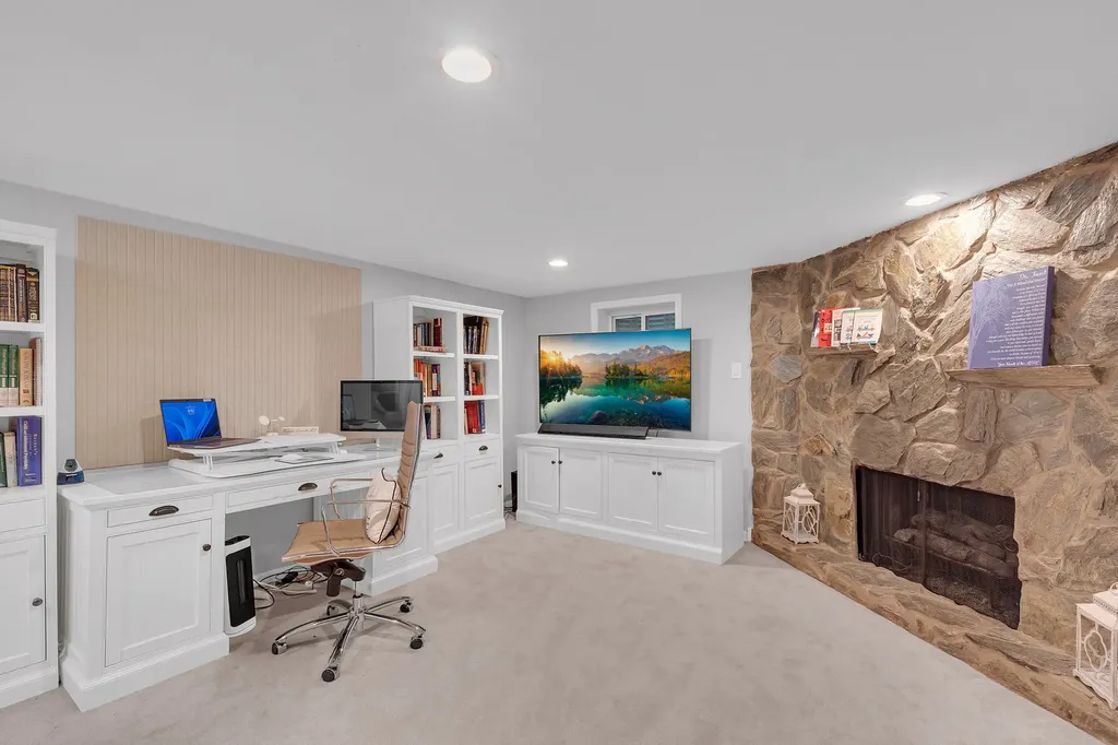 15 Devonshire Drive Oak Brook IL 60523