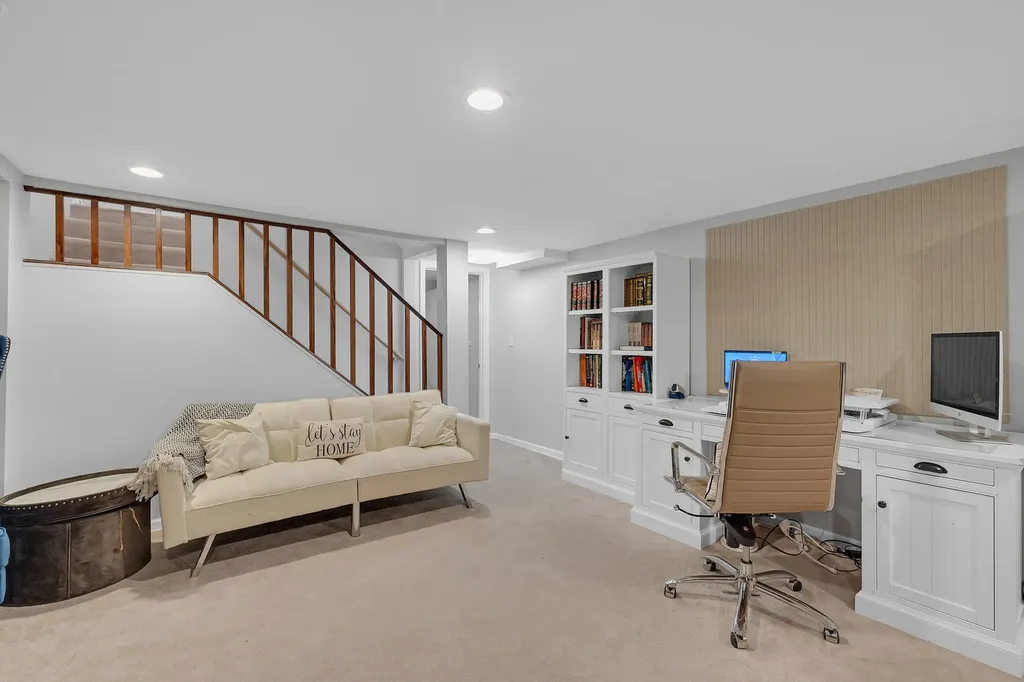 15 Devonshire Drive Oak Brook IL 60523