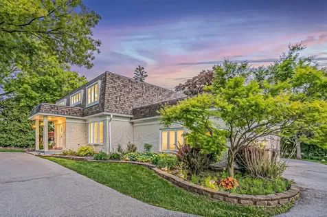 15 Devonshire Drive Oak Brook IL 60523