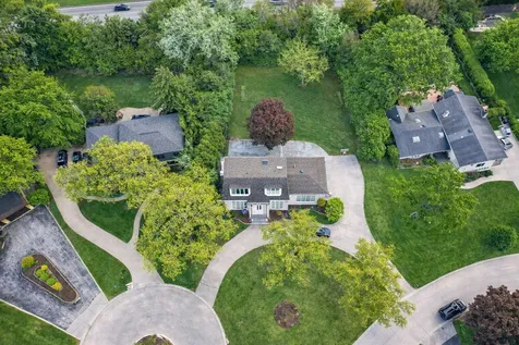 15 Devonshire Drive Oak Brook IL 60523