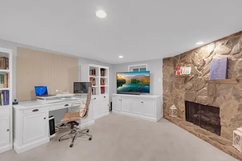 15 Devonshire Drive Oak Brook IL 60523