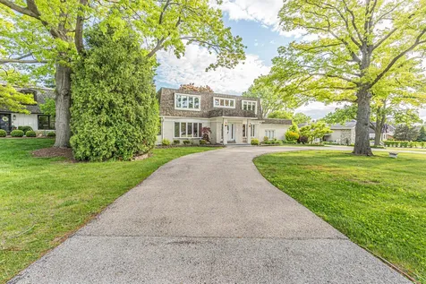 15 Devonshire Drive Oak Brook IL 60523