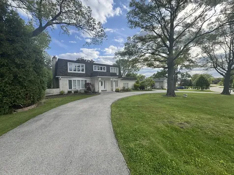 15 Devonshire Drive Oak Brook IL 60523