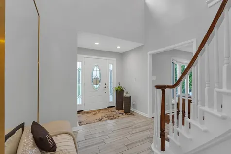 15 Devonshire Drive Oak Brook IL 60523