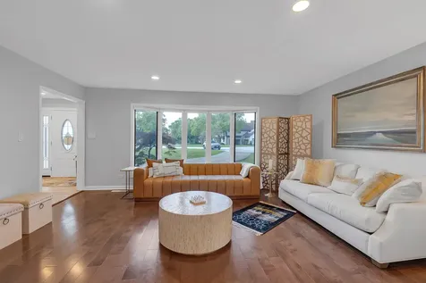 15 Devonshire Drive Oak Brook IL 60523