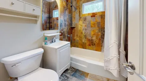 305 Cedar Court Streamwood IL 60107