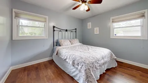 305 Cedar Court Streamwood IL 60107