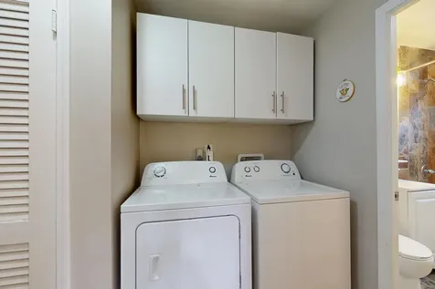 305 Cedar Court Streamwood IL 60107