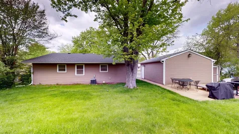 305 Cedar Court Streamwood IL 60107
