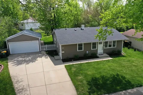 305 Cedar Court Streamwood IL 60107